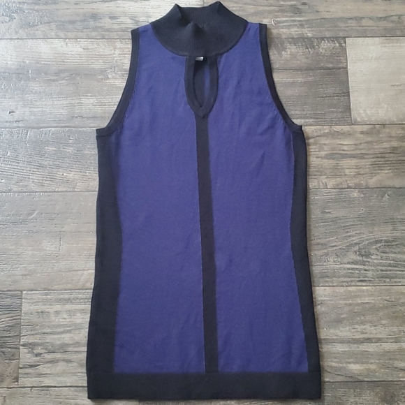 Carmen Marc Valvo Sleeveless Knit Keyhole Top